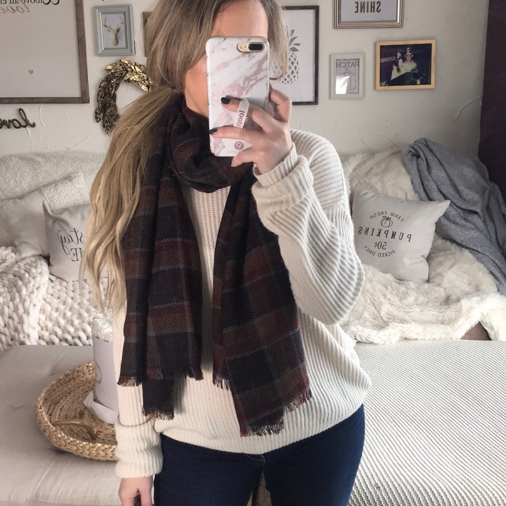 Plaid scarf burgundy and tan